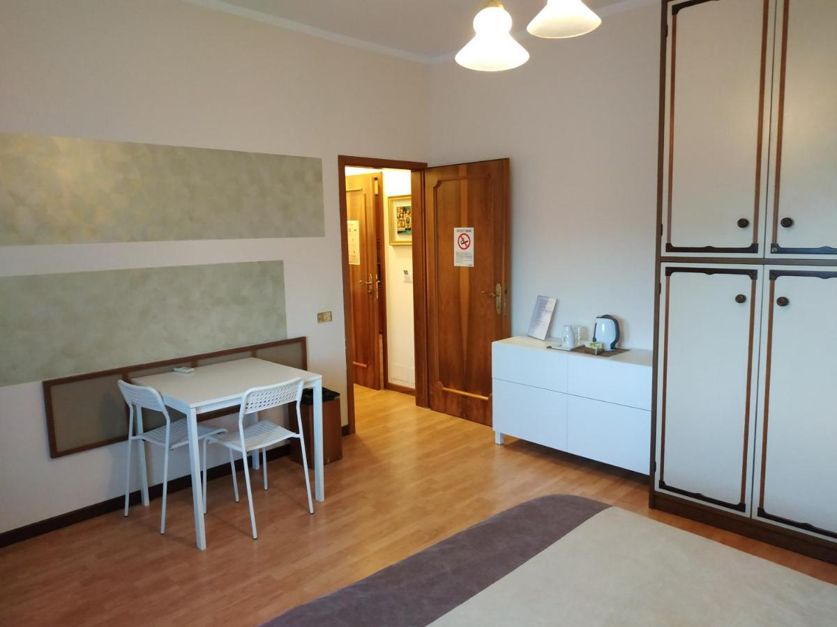 B&B Villa Filotea & Apartment Desenzano del Garda Exterior foto